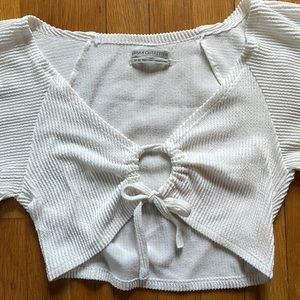 urban outfitters cream crop top size M
